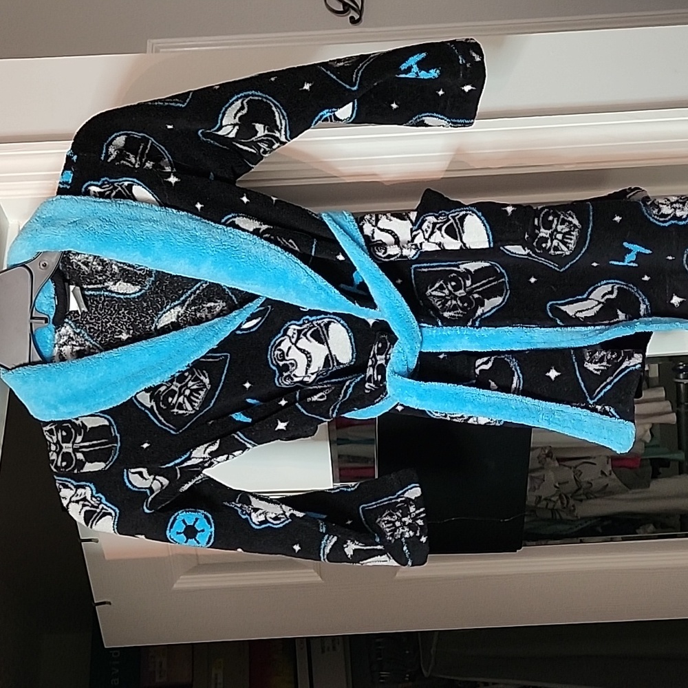 Boy's Star Wars bathrobe